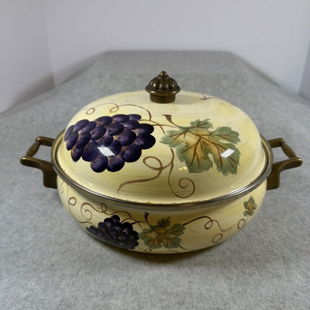 Vintage Tabletops Unlimited Villa Grande 3QT Dutch Oven Enamelware Pot Lit Grape